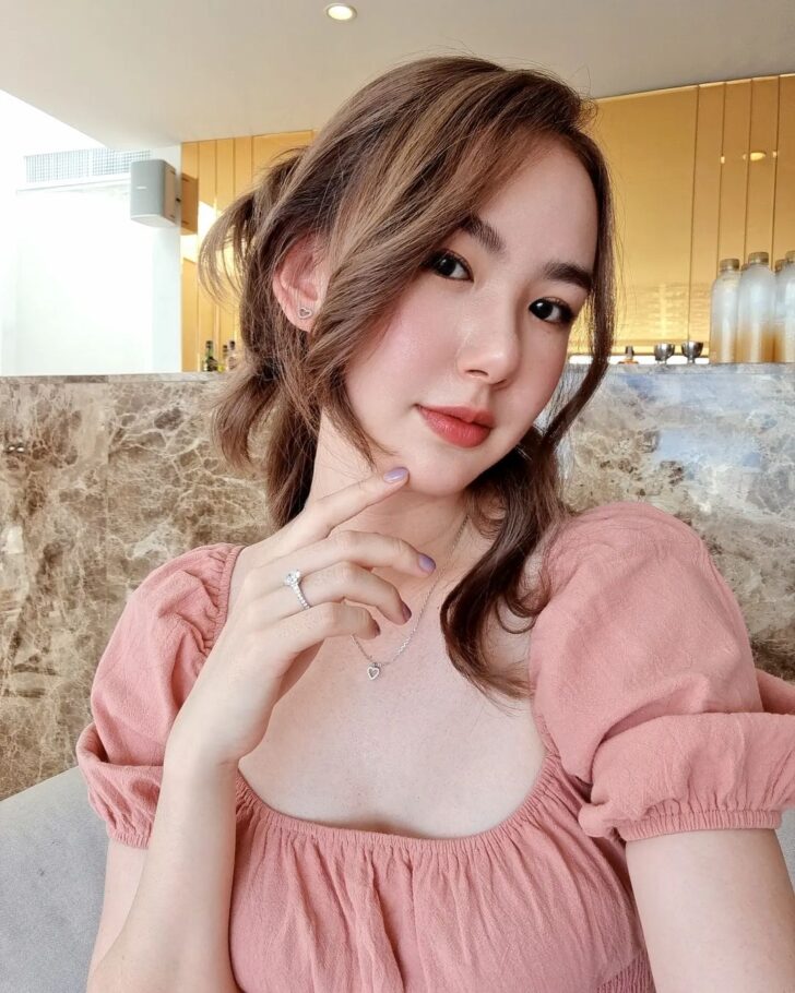 เชอรีน ณัฐจารี ประกาศหมั้นหวานใจสุดโรแมนติก