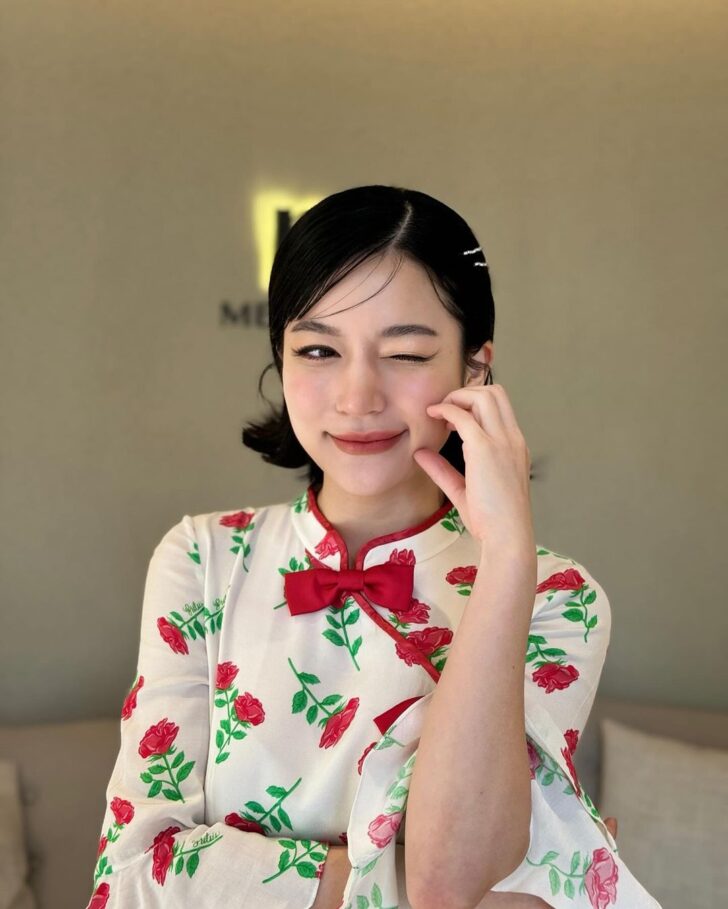 เปิดคลินิกมาได้เดือนเศษแล้วค่ะ ช่วงนี้ตรุษจีนเลยอยาก ถือโอกาสเเวะมาอวยพรเเละขอบพร